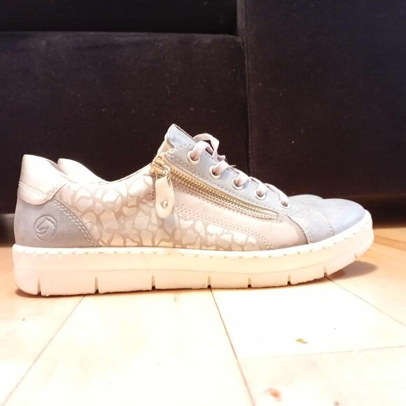 Remonte Grey & Silver Leather Fashion Sneakers | Side Zip | Size 39 - Picture 9 of 13